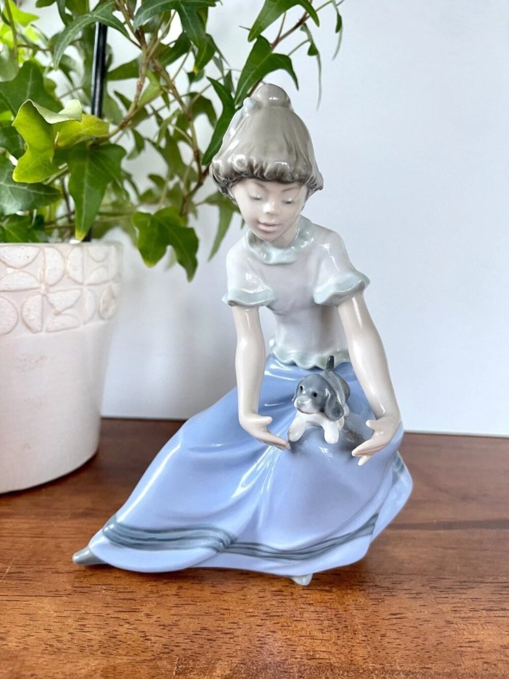 NAO Lladro Porcelain Figurine: Girl with Puppy, Hand Made in Spain RARE